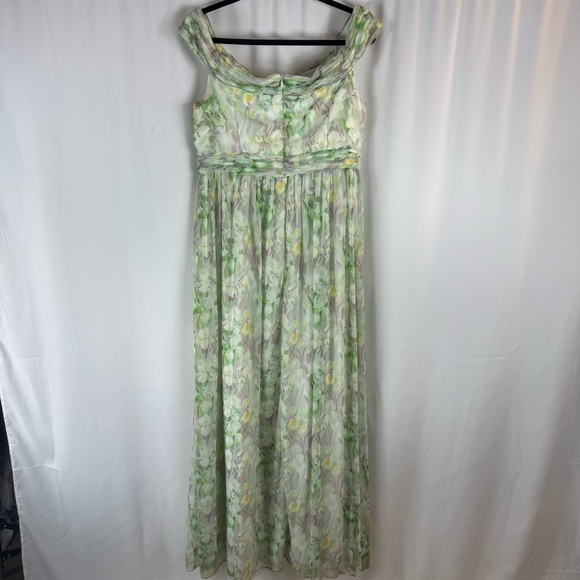 Adrianna Papell
Off-the-Shoulder Chiffon Gown Size: USA 14 Color: multicolor - Picture 12 of 17